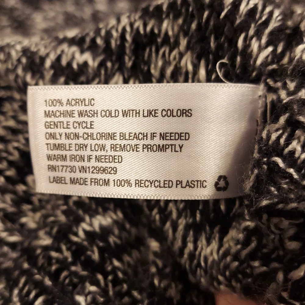 Knitted sweater - Picture 7 of 7